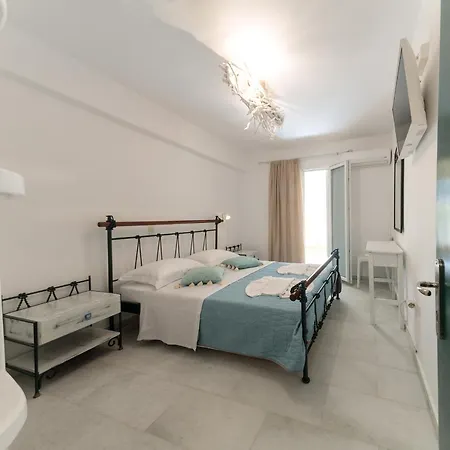 Lägenhetshotell Terra Fos Naxos 4*