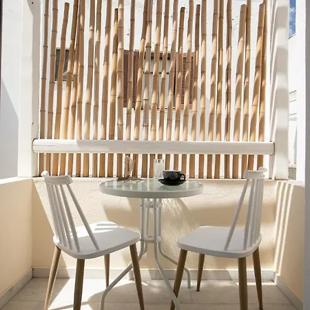 Terra Fos Naxos מלון דירות 4*