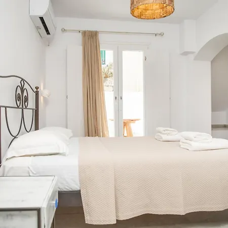 Terra Fos Naxos Studios Aparthotel 4*
